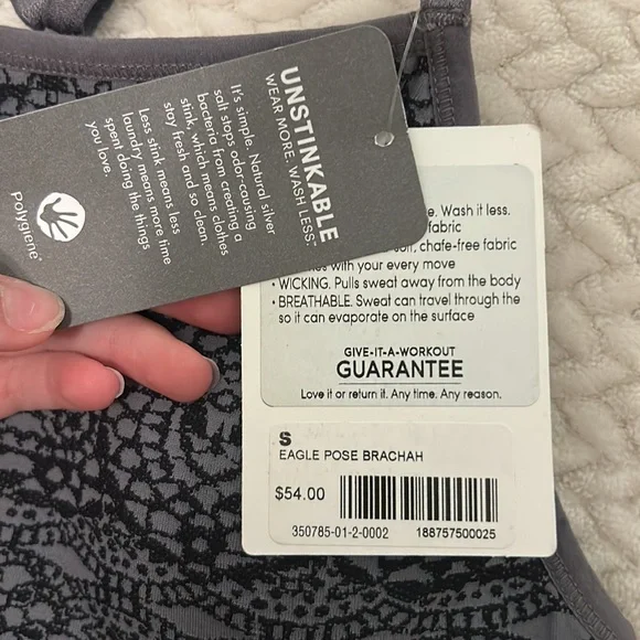 Athleta crop top with build in bra and original padding - Picture 3 of 4